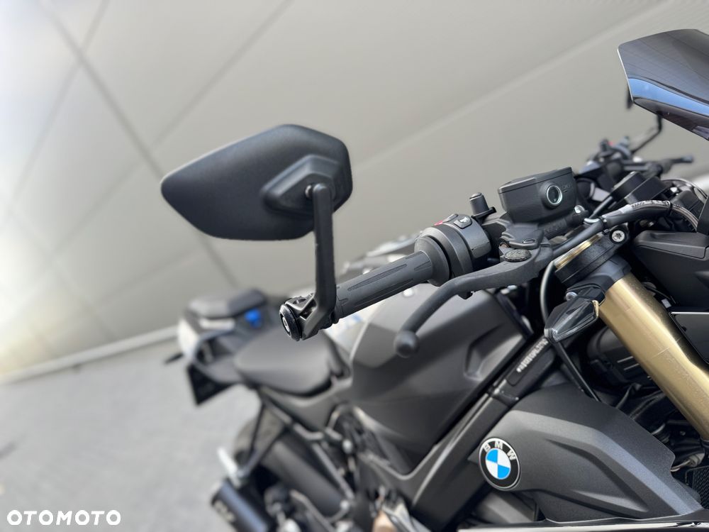 BMW S - 15