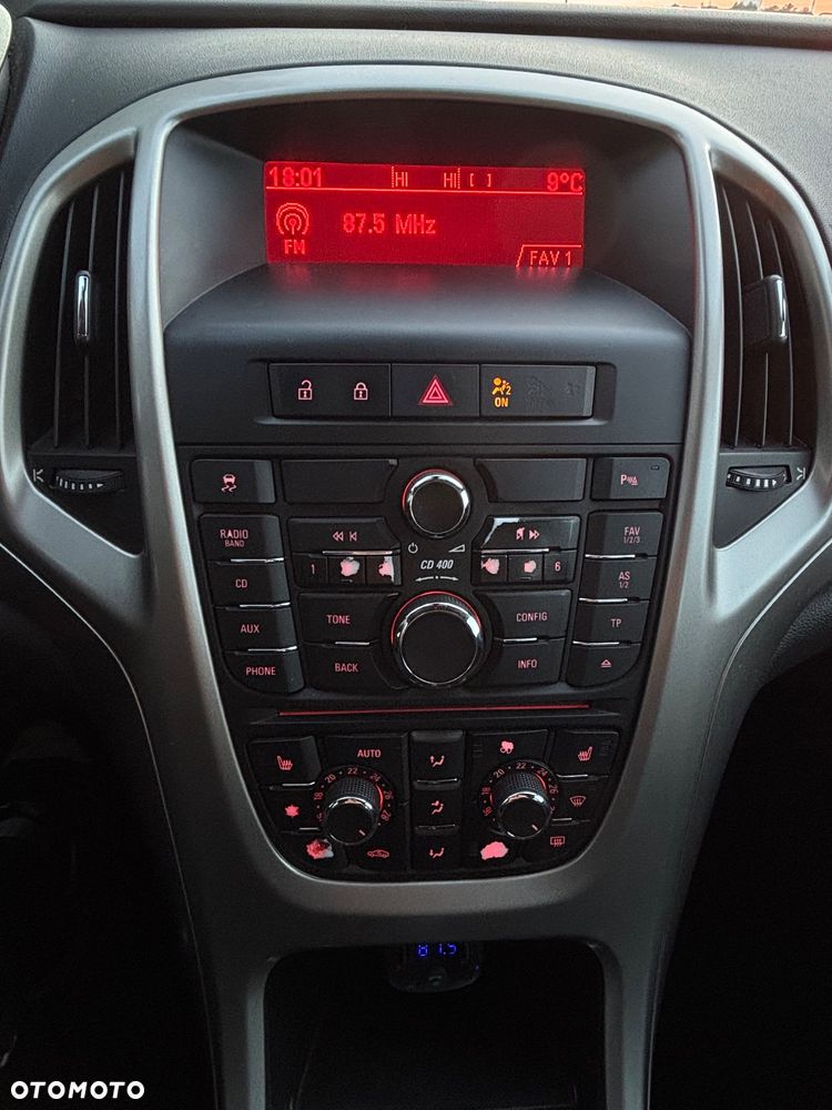 Opel Astra IV 1.6 T Cosmo - 23