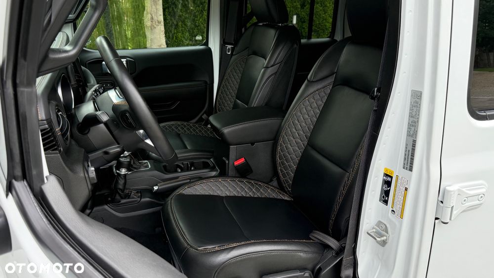 Jeep Wrangler - 8