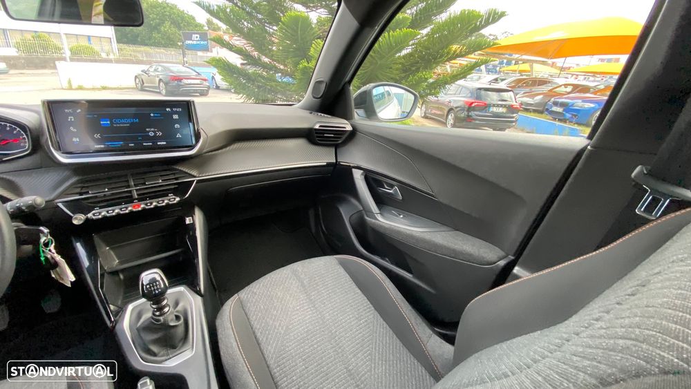Peugeot 2008 1.2 PureTech Style - 30