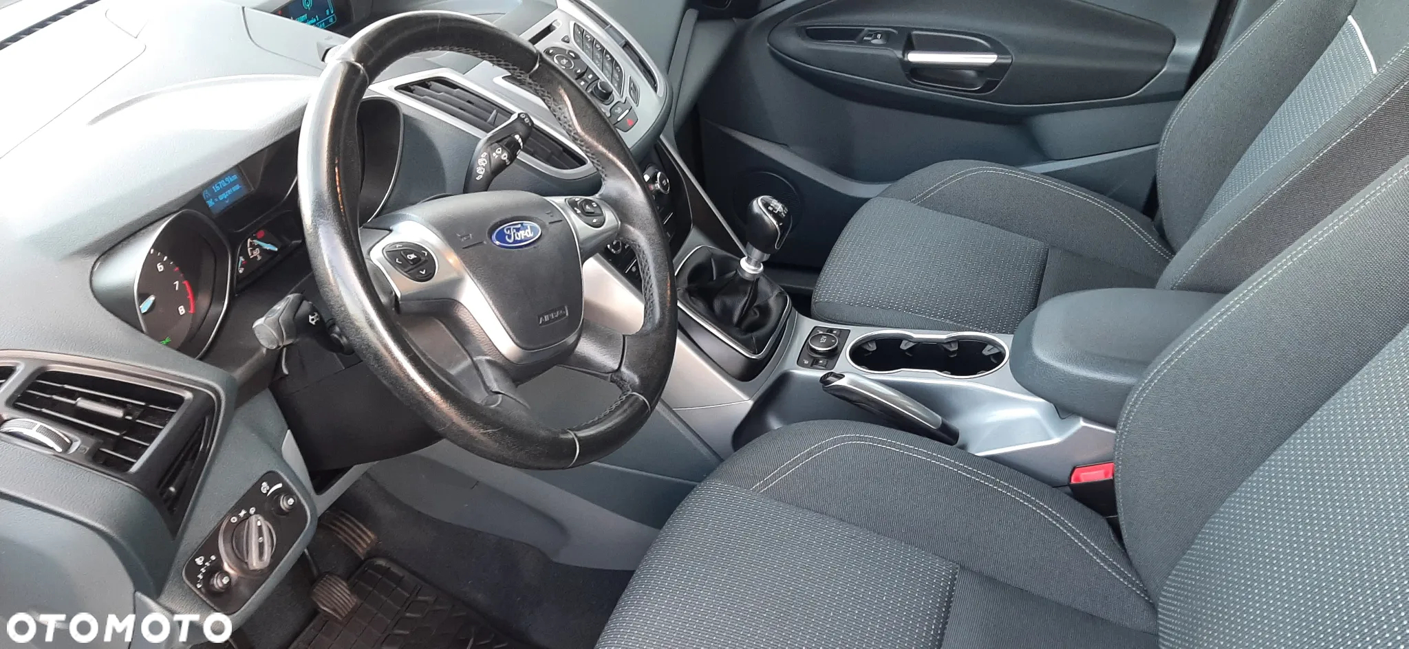 Ford Grand C-MAX - 23
