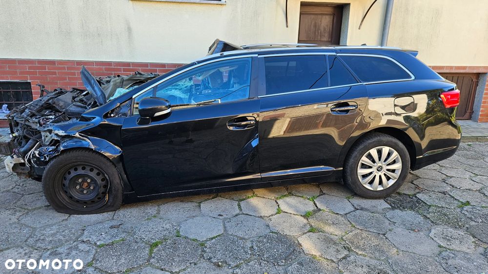 Toyota Avensis 2.0 D-4D Style - 4