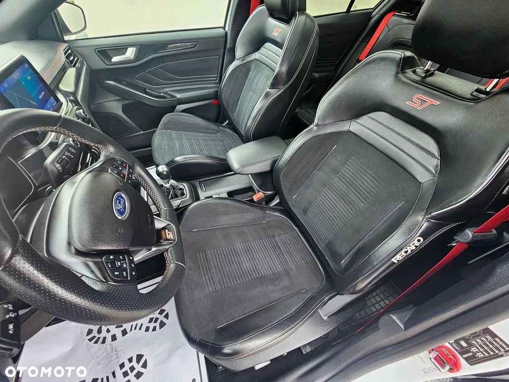 Ford Focus 2.3 EcoBoost S&S ST mit Styling-Paket - 8