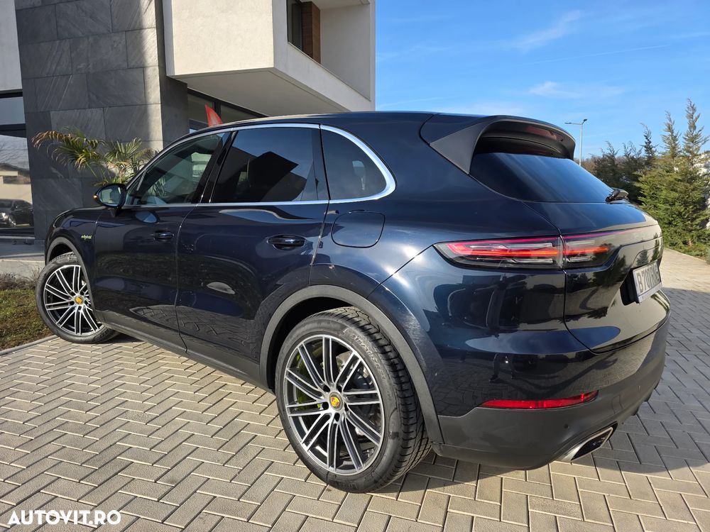 Porsche Cayenne - 8