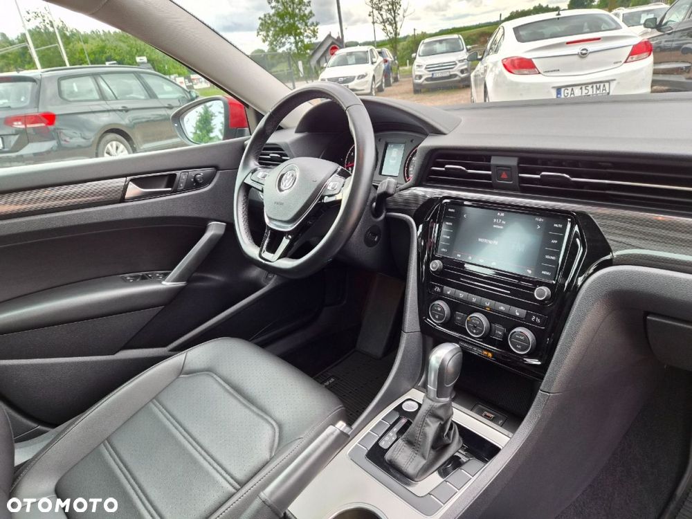Volkswagen Passat - 24