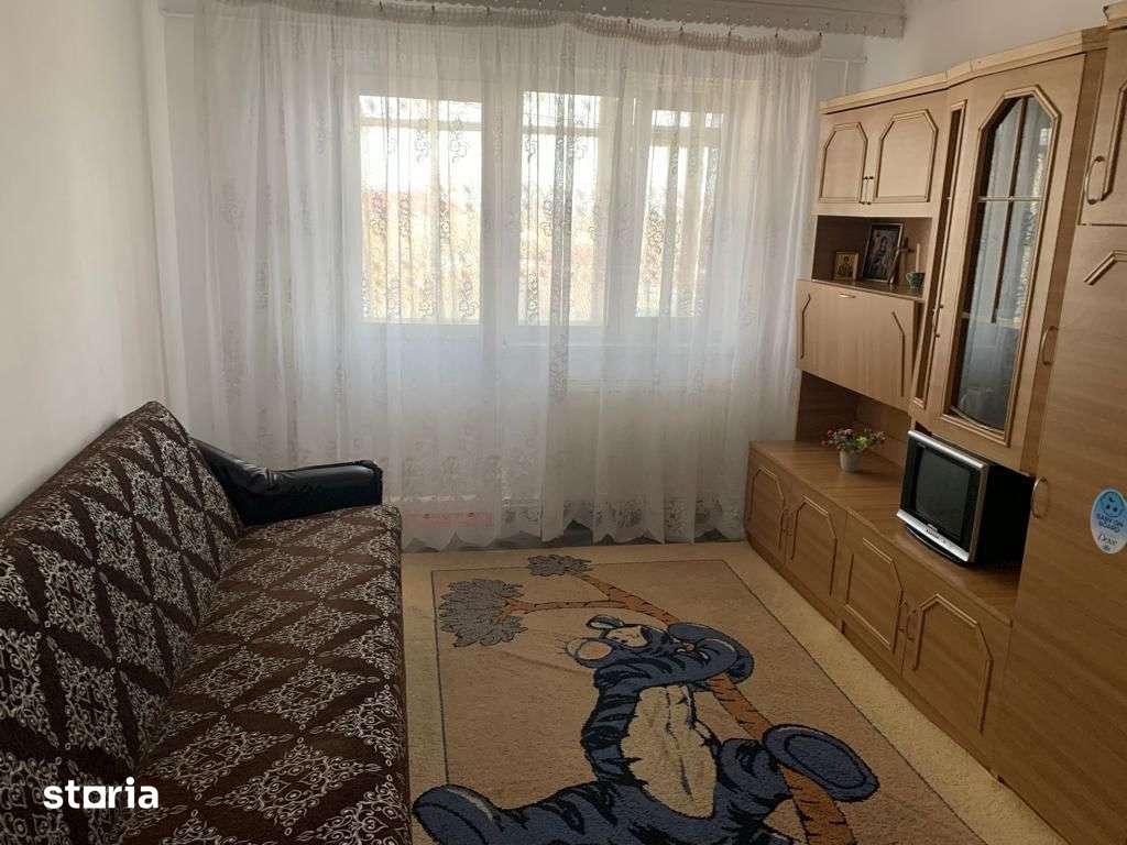 Apartament de vanzare, 3 camere — fotografia 1