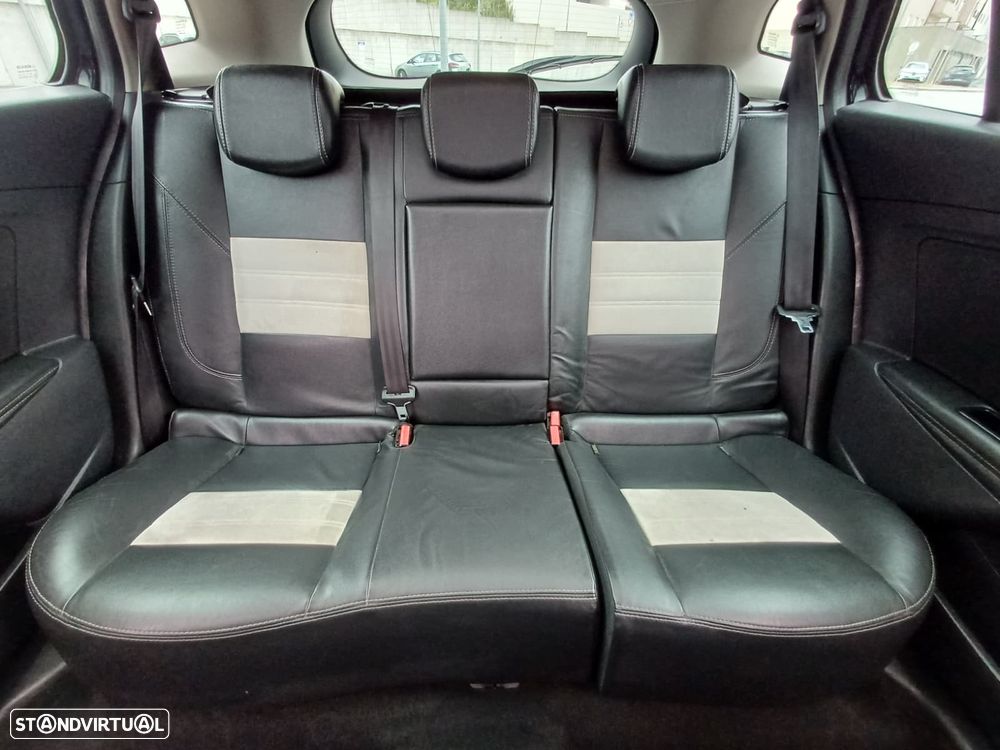 Renault Mégane Sport Tourer ENERGY dCi 130 Start & Stopp Bose Edition - 44