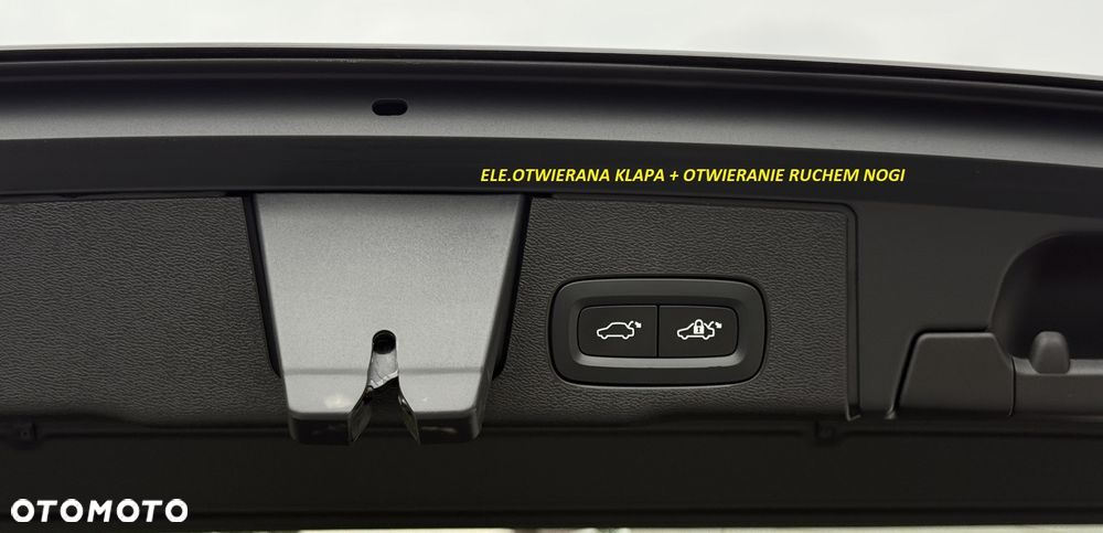 Volvo XC 60 B5 B AWD Plus Dark - 28