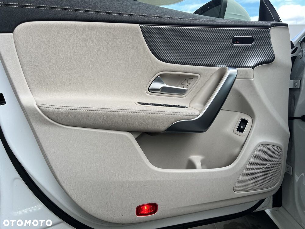 Mercedes-Benz CLA - 21