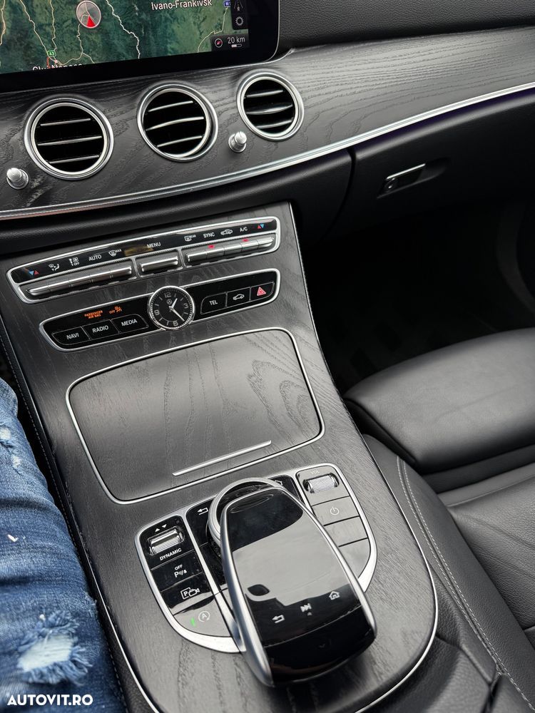 Mercedes-Benz E 220 d 4Matic T 9G-TRONIC Avantgarde - 11