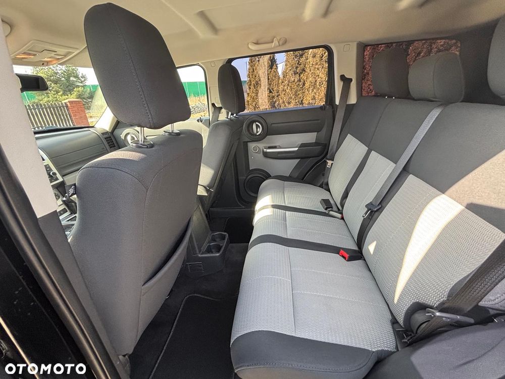 Dodge Nitro 3.7 V6 SLT 4WD - 34