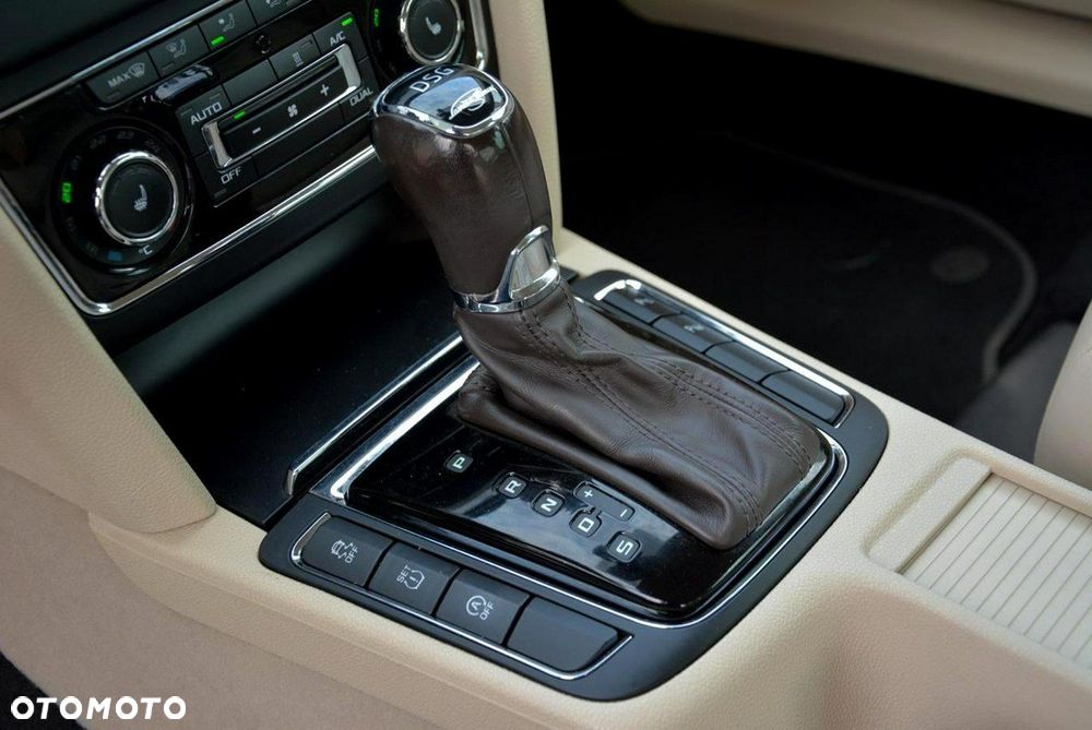 Skoda Superb 2.0 TDI DSG L&K - 32