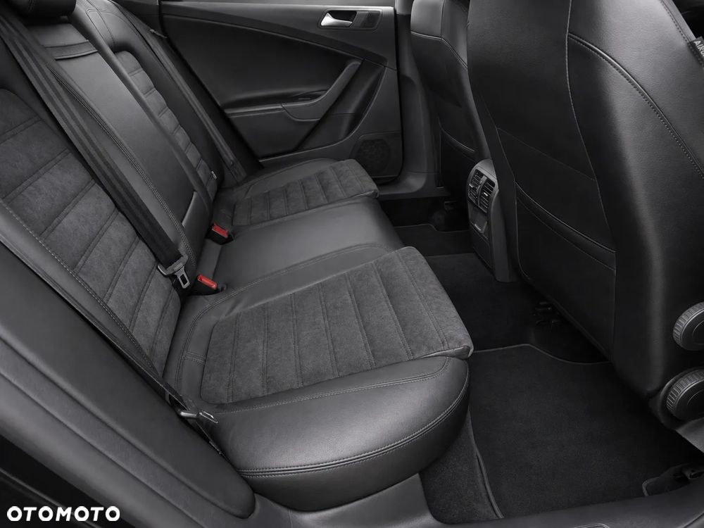 Volkswagen Passat 1.8 TSI Individual - 21