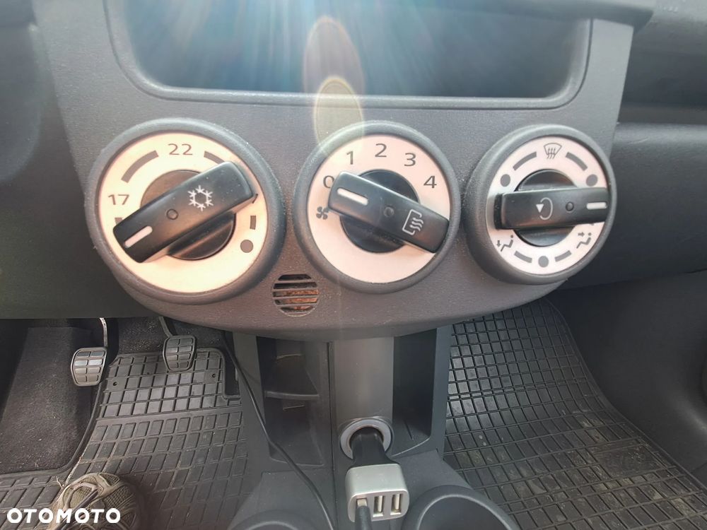 Mitsubishi Colt 1.1 Inform - 13