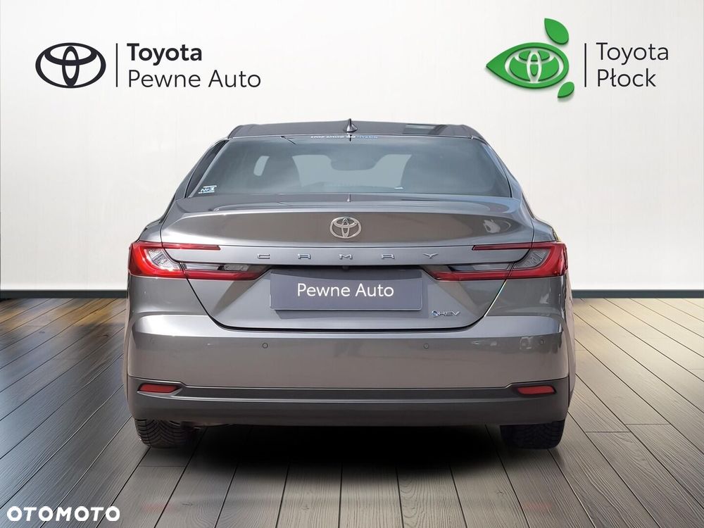 Toyota Camry - 6