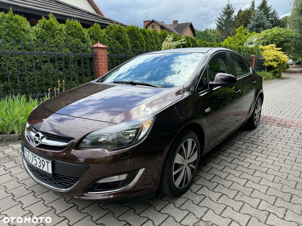 Opel Astra 1.4 Turbo ecoFLEX Start/Stop 150 Jahre - 9