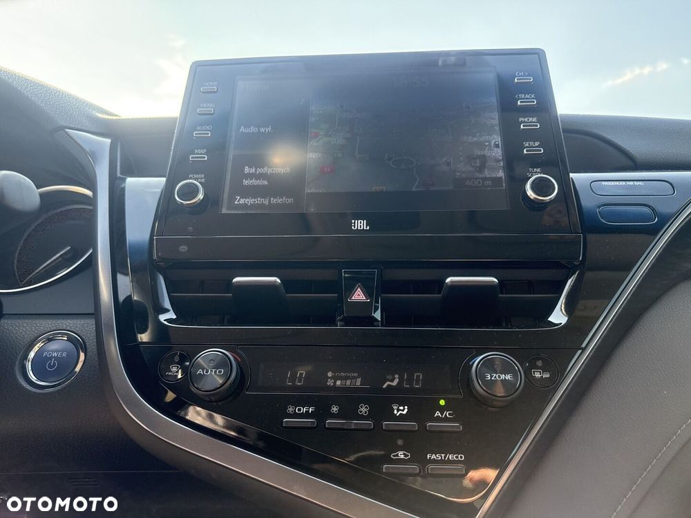 Toyota Camry 2.5 Hybrid Executive CVT - 21