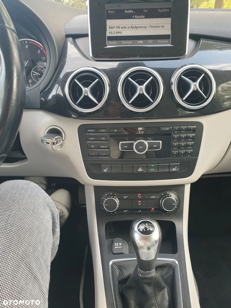 Mercedes-Benz Klasa B 180 CDI (BlueEFFICIENCY) - 17