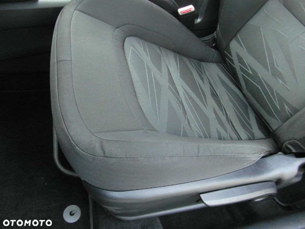 Kia ProCeed 1.6 GDI L - 17