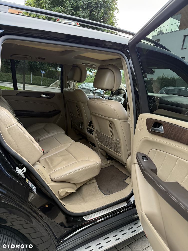 Mercedes-Benz GL - 21
