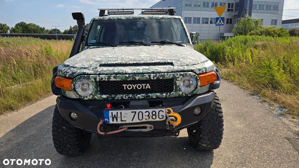 Toyota FJ - 2