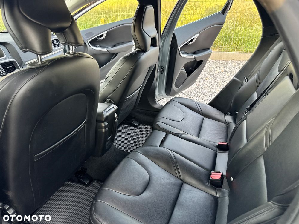 Volvo V40 D2 Momentum - 32