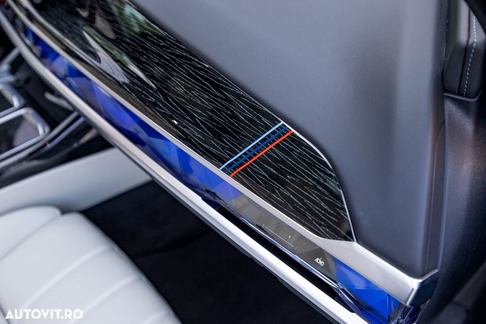 BMW Seria 7 750e xDrive AT PHEV - 37