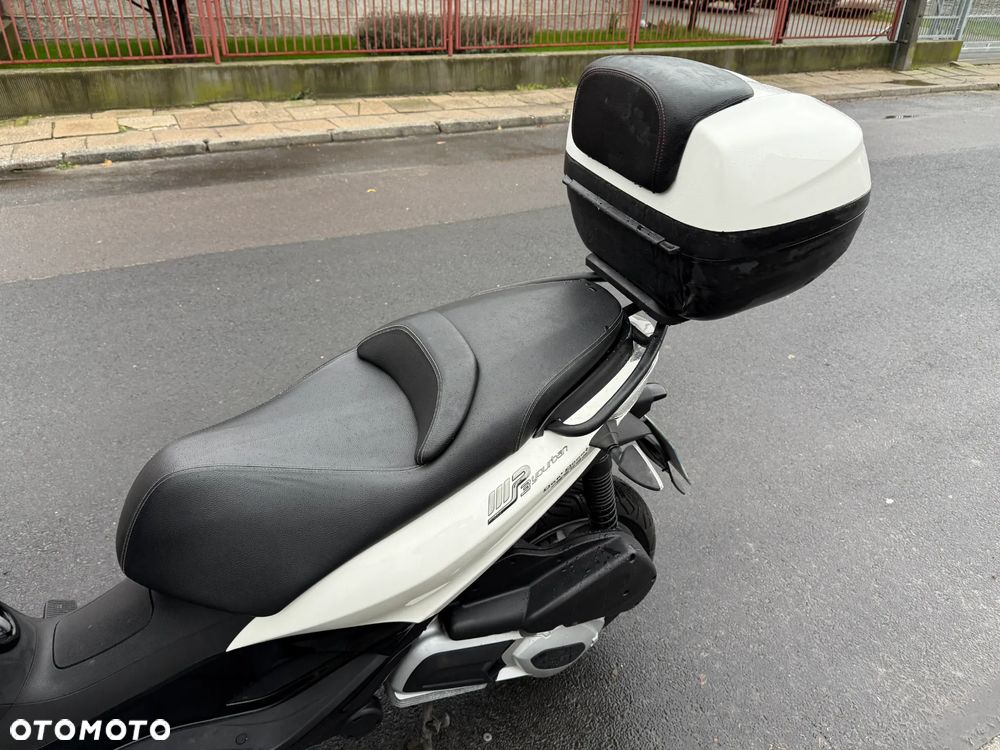 Piaggio MP-3 - 15