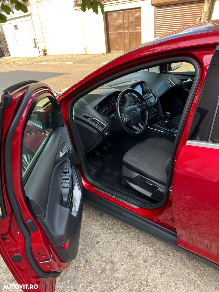 Ford Focus 1.0 EcoBoost Titanium - 8