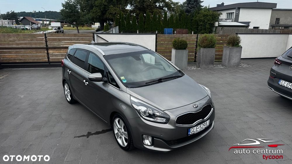 Kia Carens - 12