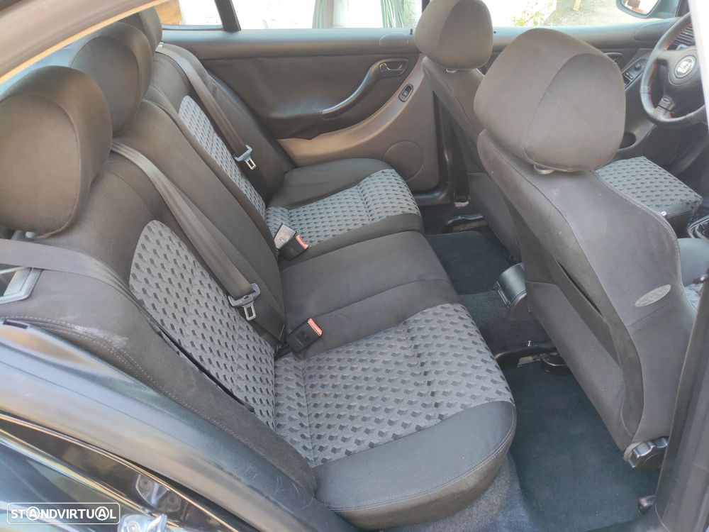 SEAT Leon 1.9 TDI Top Sport - 32