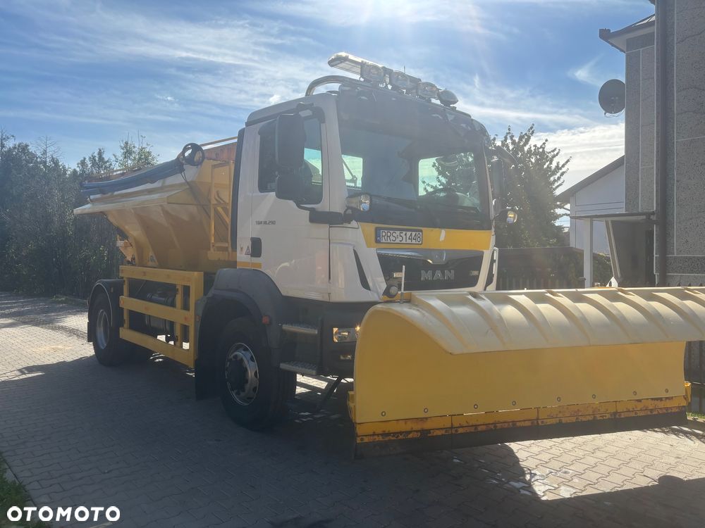 MAN TGM 18.290 4X4BB Piaskarka solarka pług - 5