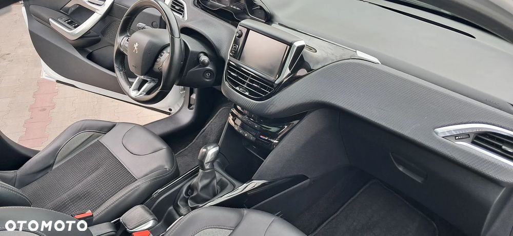 Peugeot 2008 1.6 BlueHDi Allure - 15