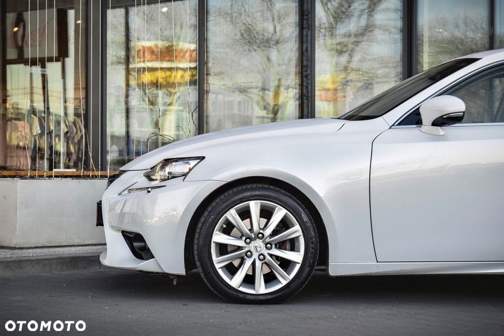 Lexus IS 300h F Impression EU6 - 29