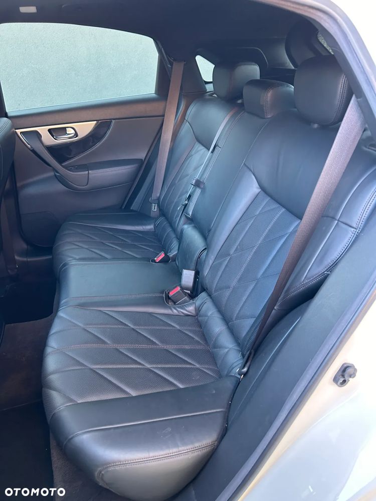Infiniti QX70 3.7 S Premium - 15