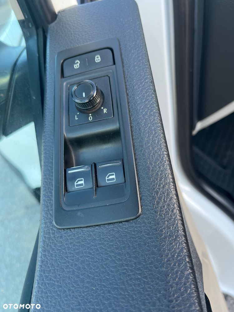 Volkswagen Transporter L2H1 - 24