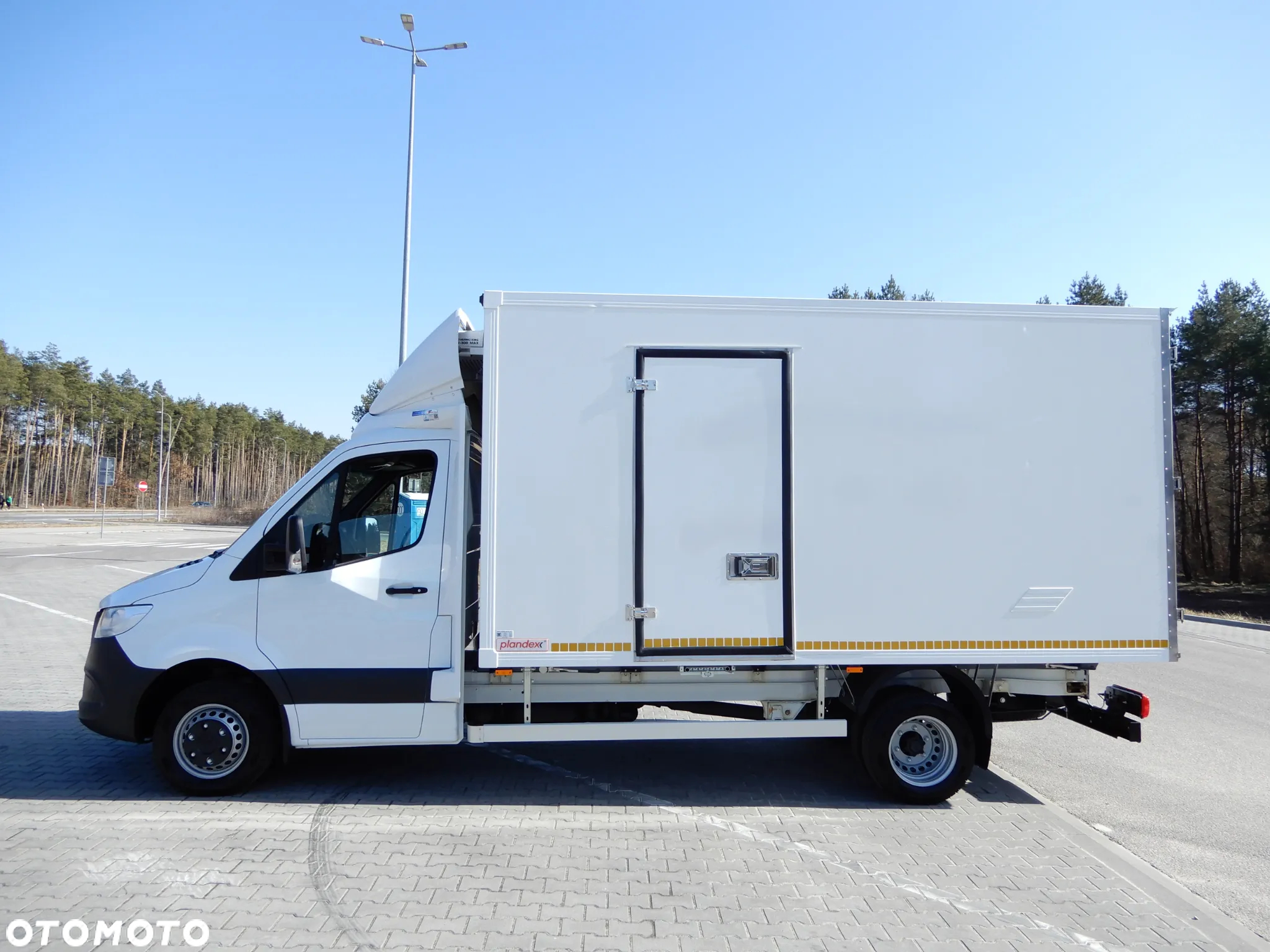 Mercedes-Benz Sprinter 516 CDI 163 KM 2.2 CDI Chłodnia Mroźnia -32*C +29*C Boczne Drzwi x 2 Izoterma PLANDEX 4.19 Cm 8.E.Palet Agregat Thermo King V300 MAX Zasilany Na Postoju V230 Stan Auta Jak NOWY - 6
