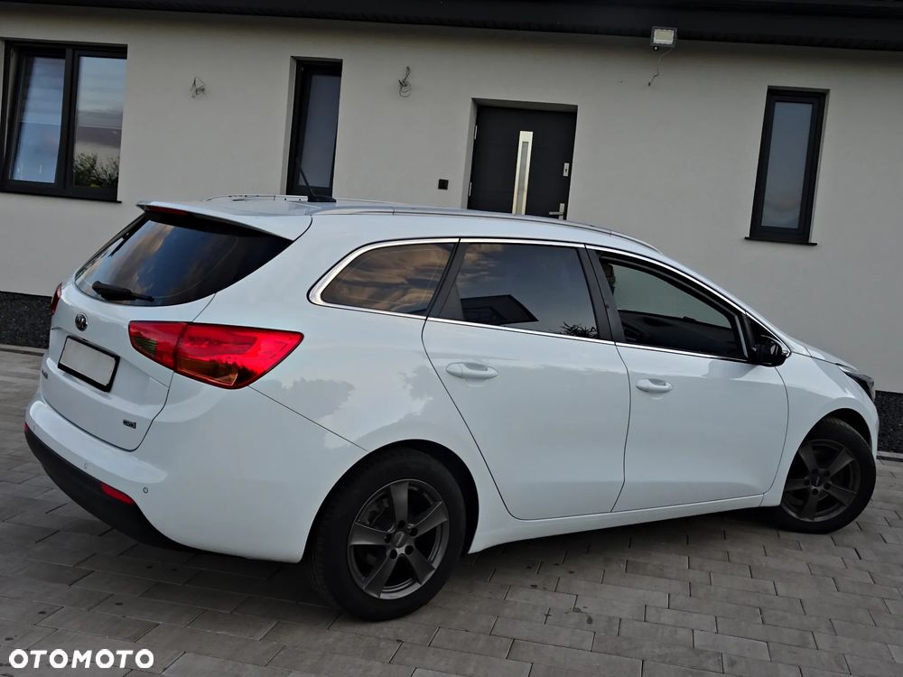 Kia Ceed - 10
