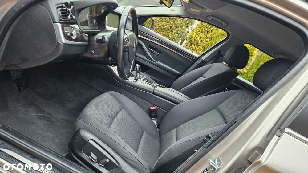 BMW Seria 5 520d - 14