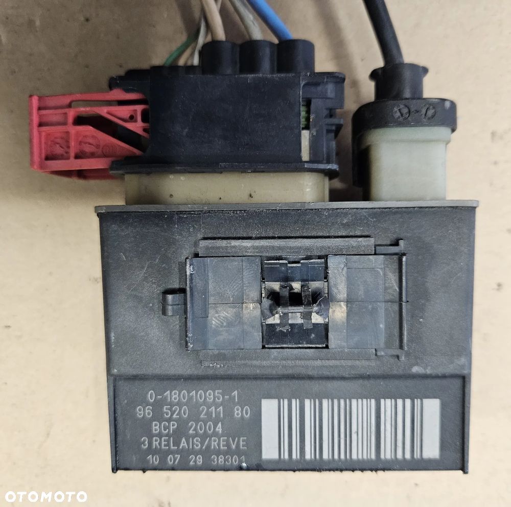 Peugeot 308  3008 5008 Citroen C4 C5 Berlingo   moduł przekaźnik sterownik wentylatora 9652021180  9662570880 - 7