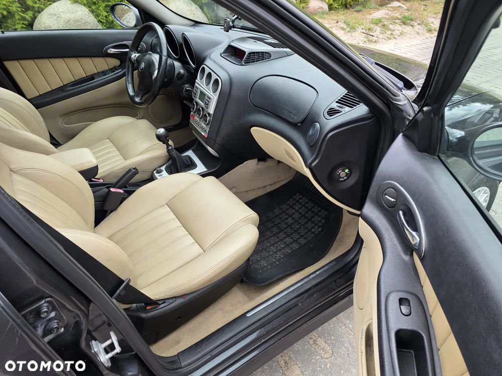 Alfa Romeo 156 1.9 JTD Distinctive - 10