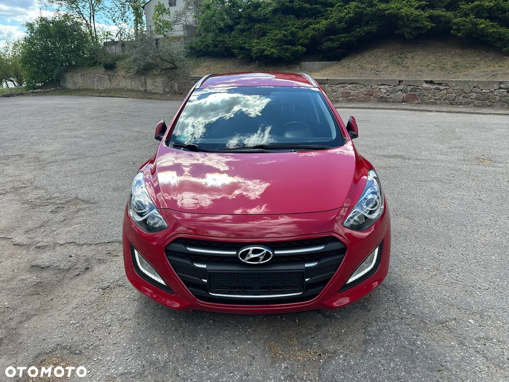 Hyundai i30 blue Kombi 1.4 YES Gold - 2