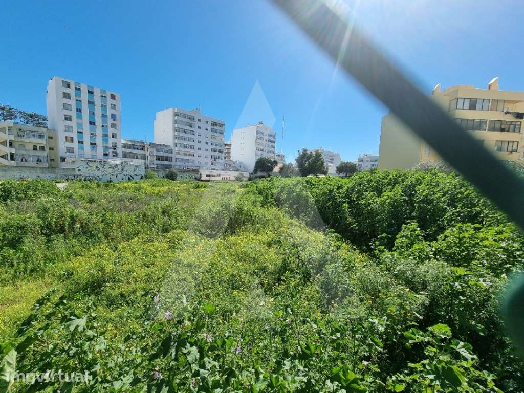 Terreno urbano, com 6.430 m2,com localização privilegiada em Olhão,... - Grande imagem: 2/5
