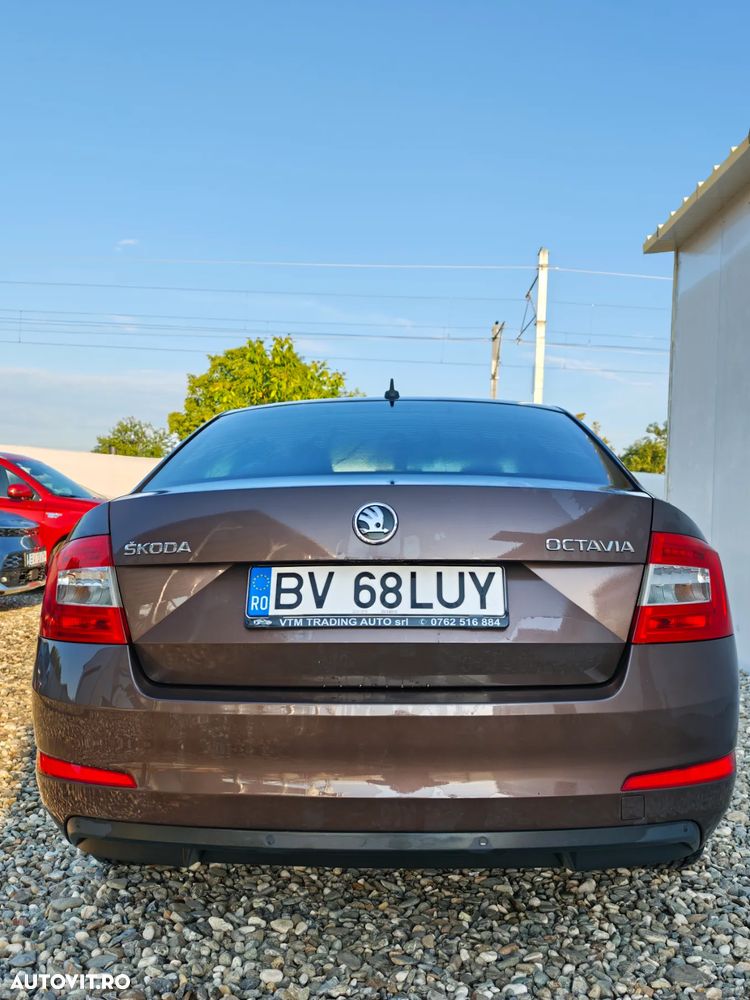 Skoda Octavia 2.0 TDI (Green tec) DSG Ambition - 11