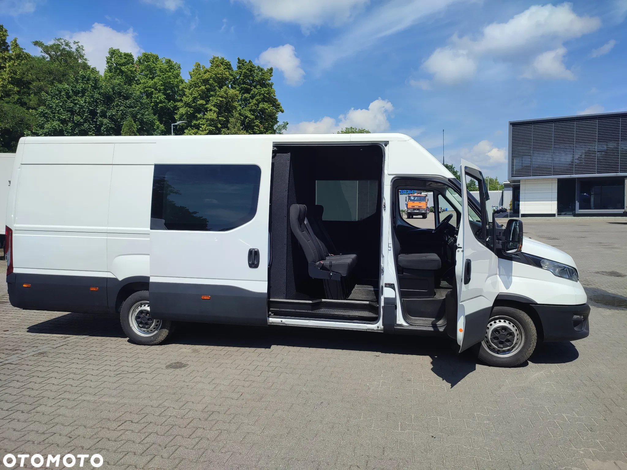 Iveco BRYGADA Daily 35S16A8V Hi Matic zarejestrowany 7 MIEJSC - 10