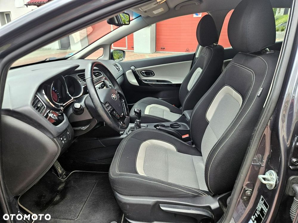 Kia Ceed 1.6 GDI ISG Dream-Team Edition - 20