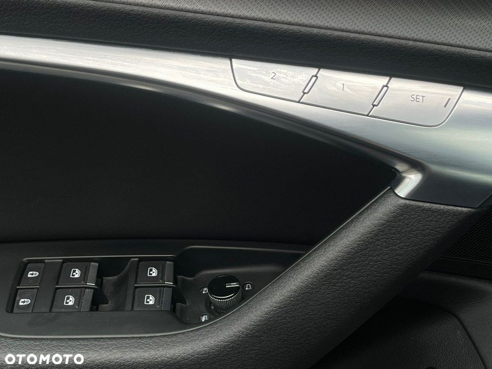 Audi A6 Avant 40 TDI quattro S tronic - 38