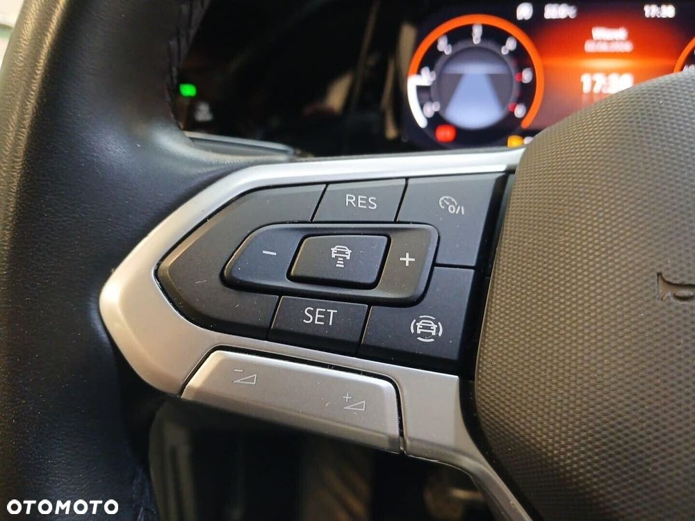 Volkswagen Golf 2.0 TDI Life - 29