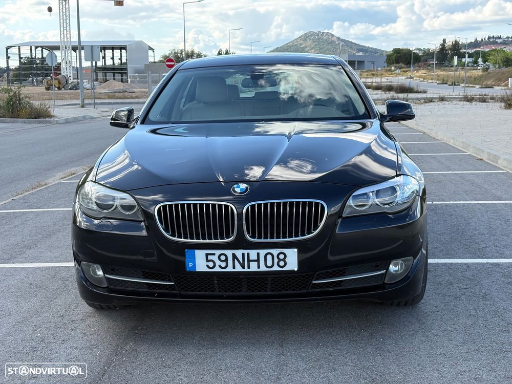 BMW 520 d Line Luxury Auto - 2