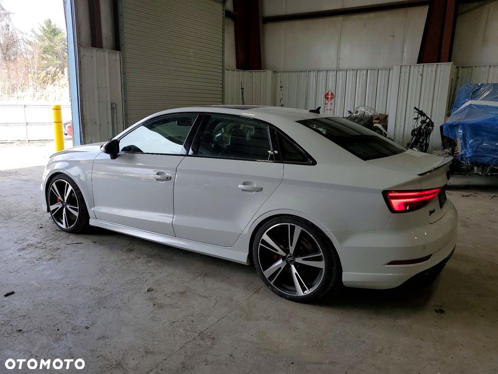 Audi RS3 Sportback Standard - 3